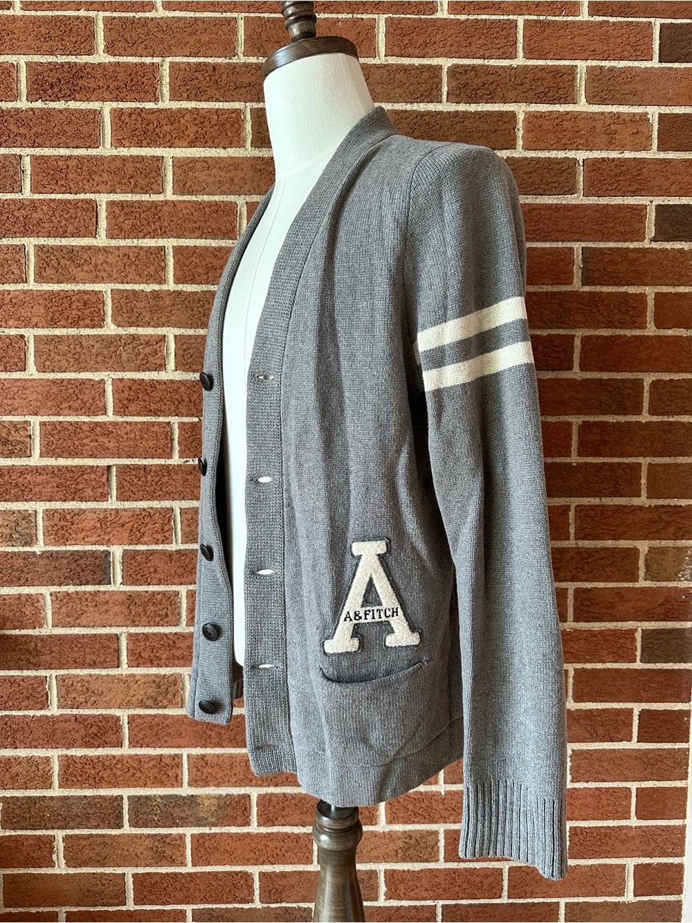 A&F Cardigan Sweater Men’s L Gray Button Front Shawl Collar Varsity